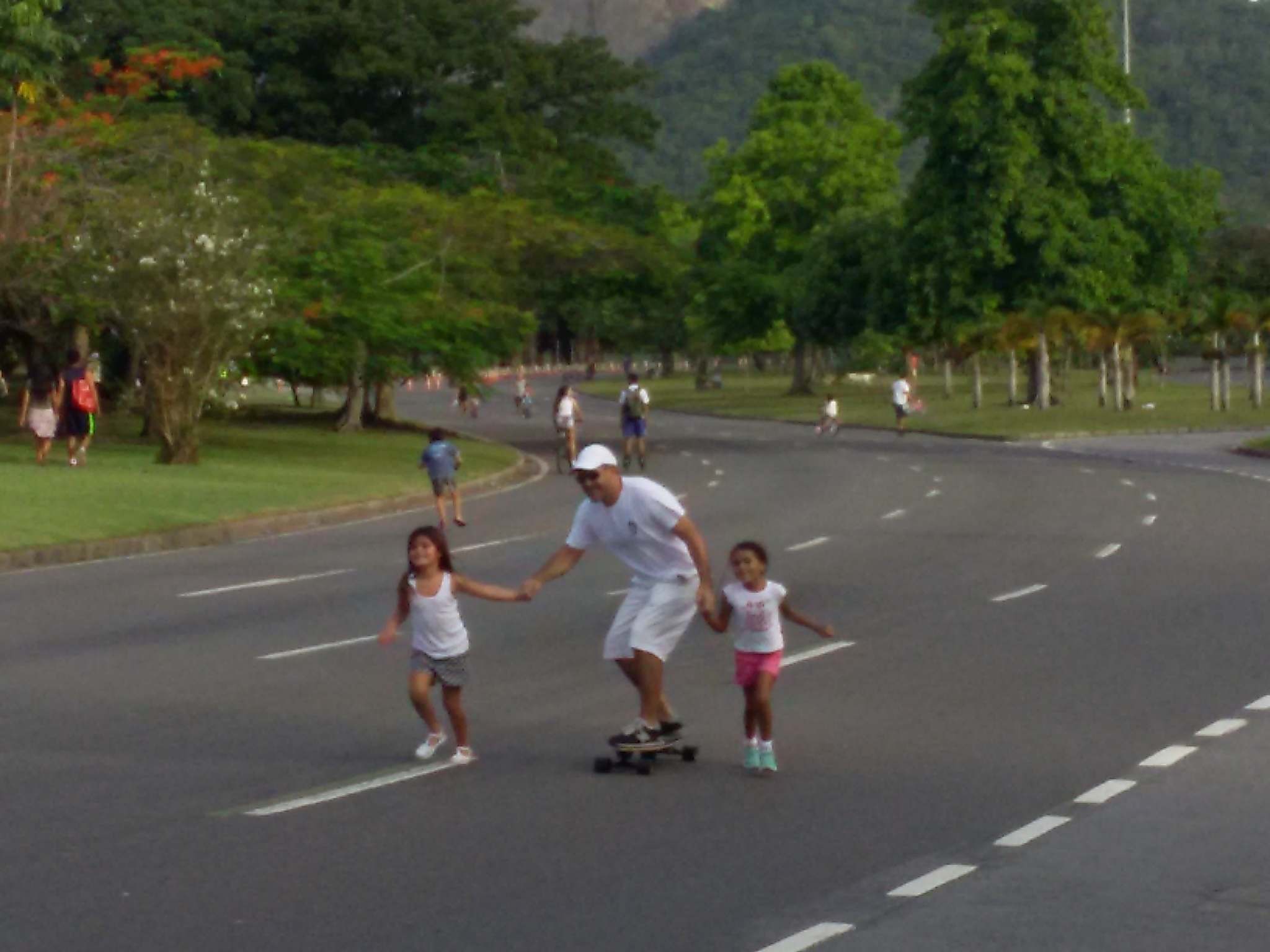 LEO SKATE