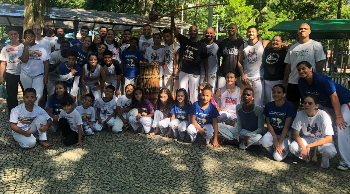 Capoeira Brasil Formando Onca