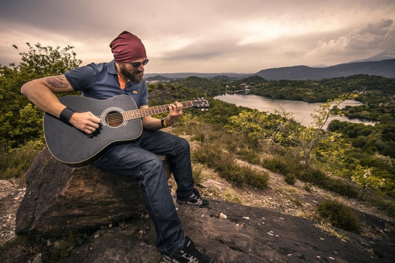 Fabiano de Abreu revela em estudo que músicos podem desenvolver a inteligência, entenda