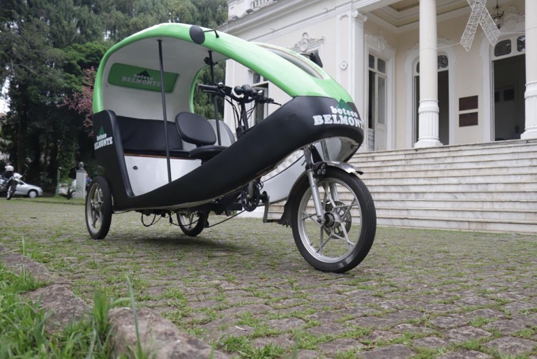 Petrópolis: Mais uma empresa testa modelo de transporte turístico que irá substituir as antigas charretes de tração animal