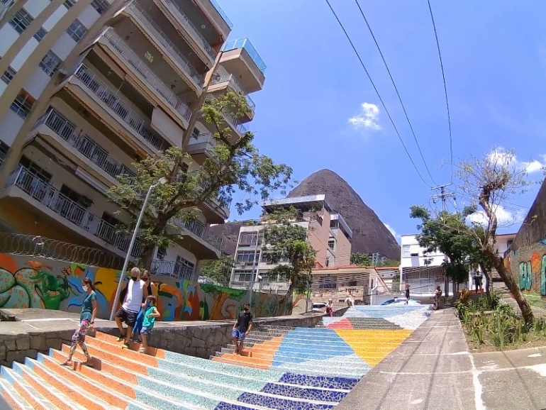 Prefeitura reinaugura Escadaria do Grajaú, que vira um novo ponto turístico no Rio de Janeiro. Assista a reportagem.