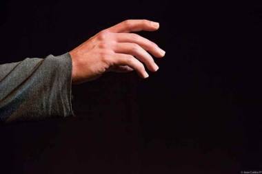 &#039;Aproximando-se de A Fera na Selva&#039; desembarca no Rio para uma temporada no Teatro Poeira