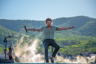 Luan Santana faz live hist&oacute;rica diretamente do pantanal. Assista aqui