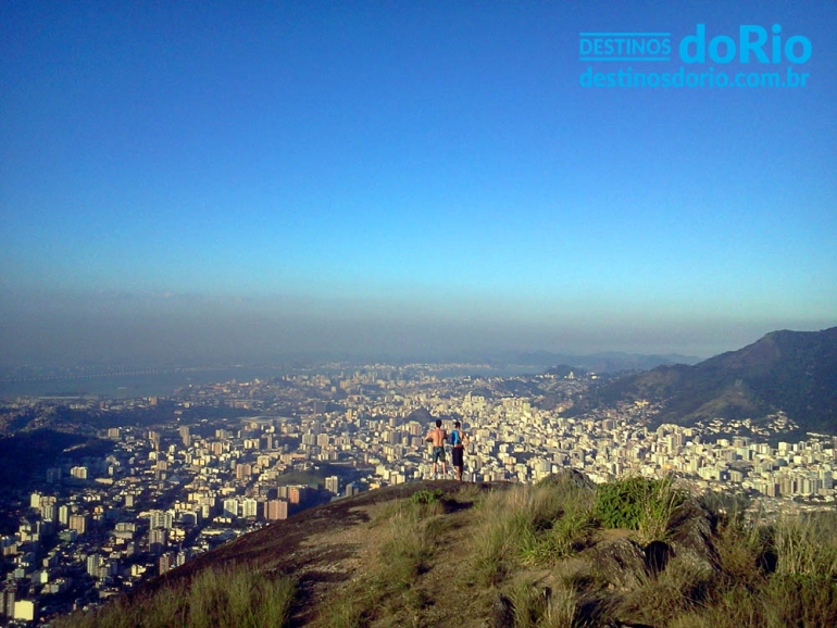 O Pico do Perdido tem 444m de altitude é o cartão postal do bairro do Grajaú na cidade do Rio de Janeiro.