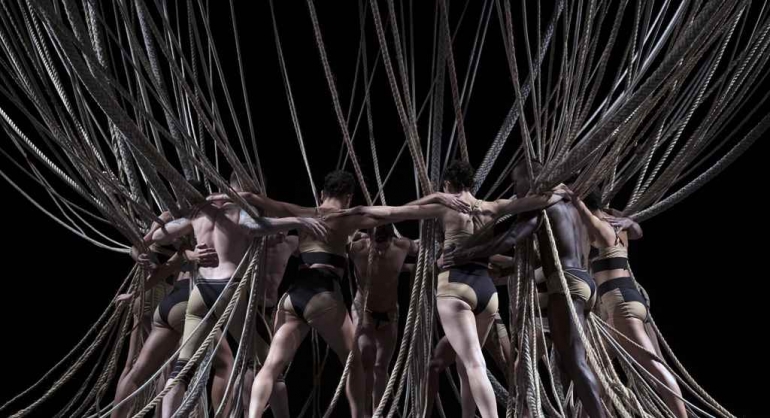 A Companhia de Dança Deborah Colker estreia no Rio, o espetáculo NÓ, dia 14 de março, no teatro Oi Casa Grande